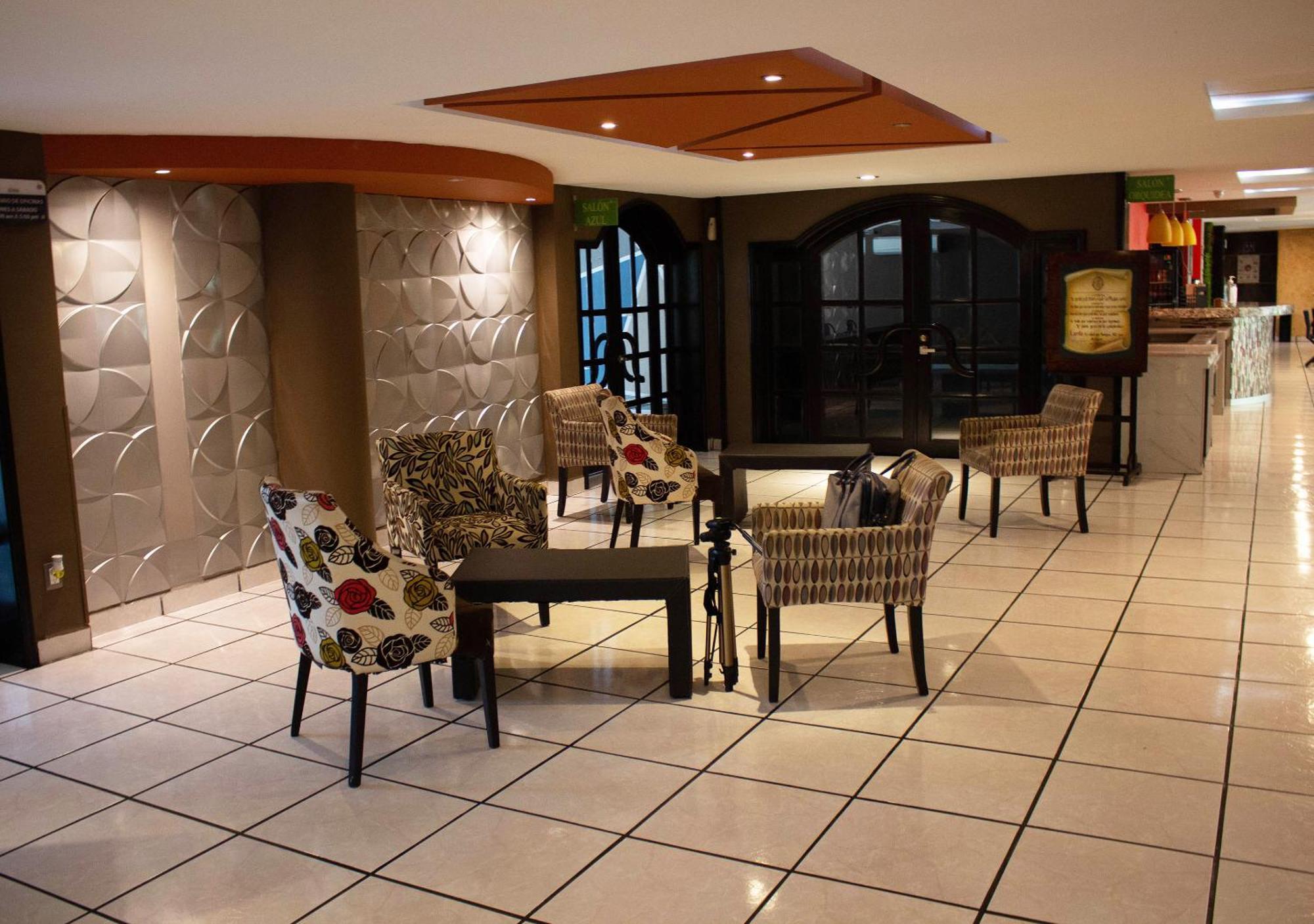 Hotel Diana Del Bosque By Dot Urban Morelia Exterior photo